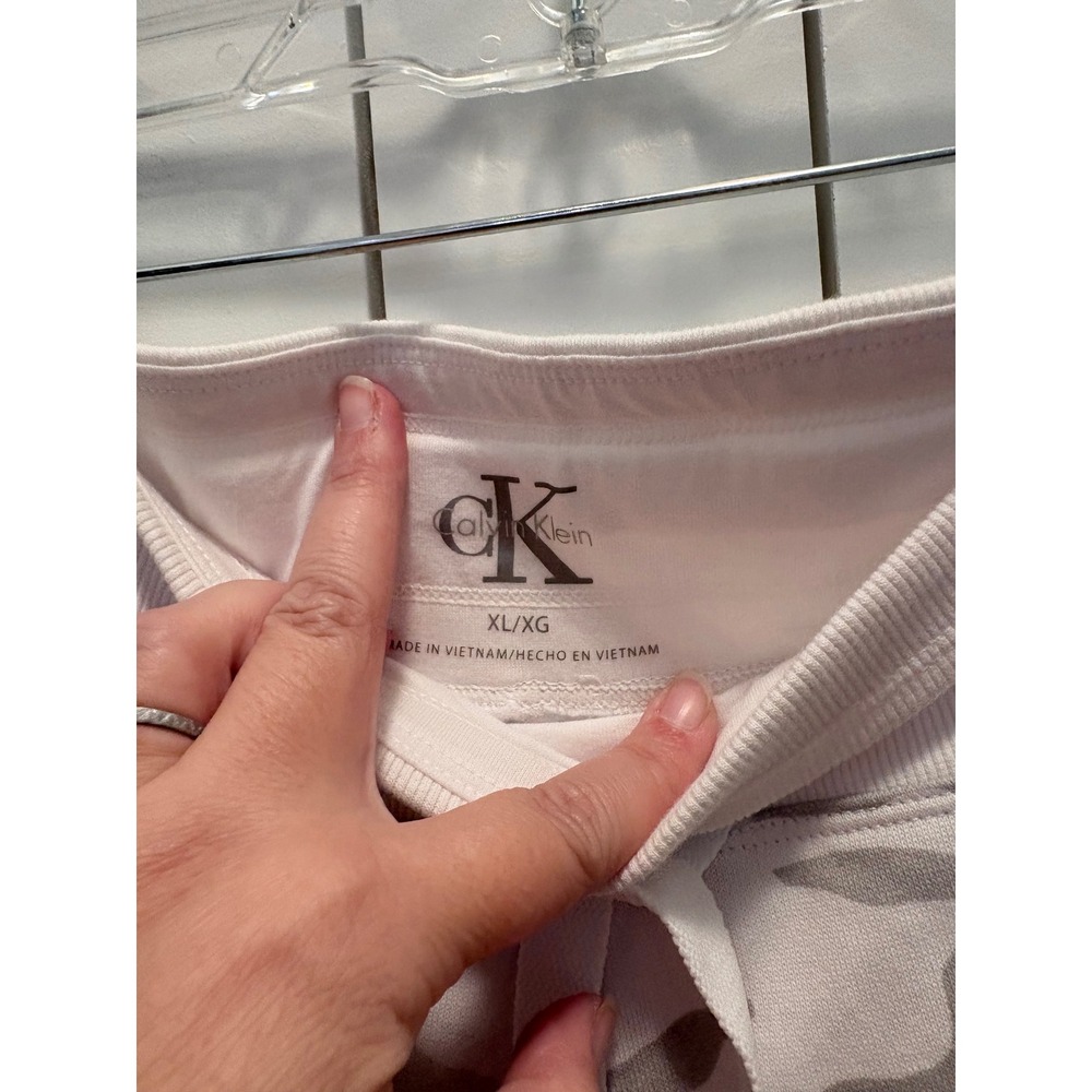 Calvin Klein Joggers Womens XL Grey Camo NWT Drawstring Athleisure Streetwear - Picture 2 of 3